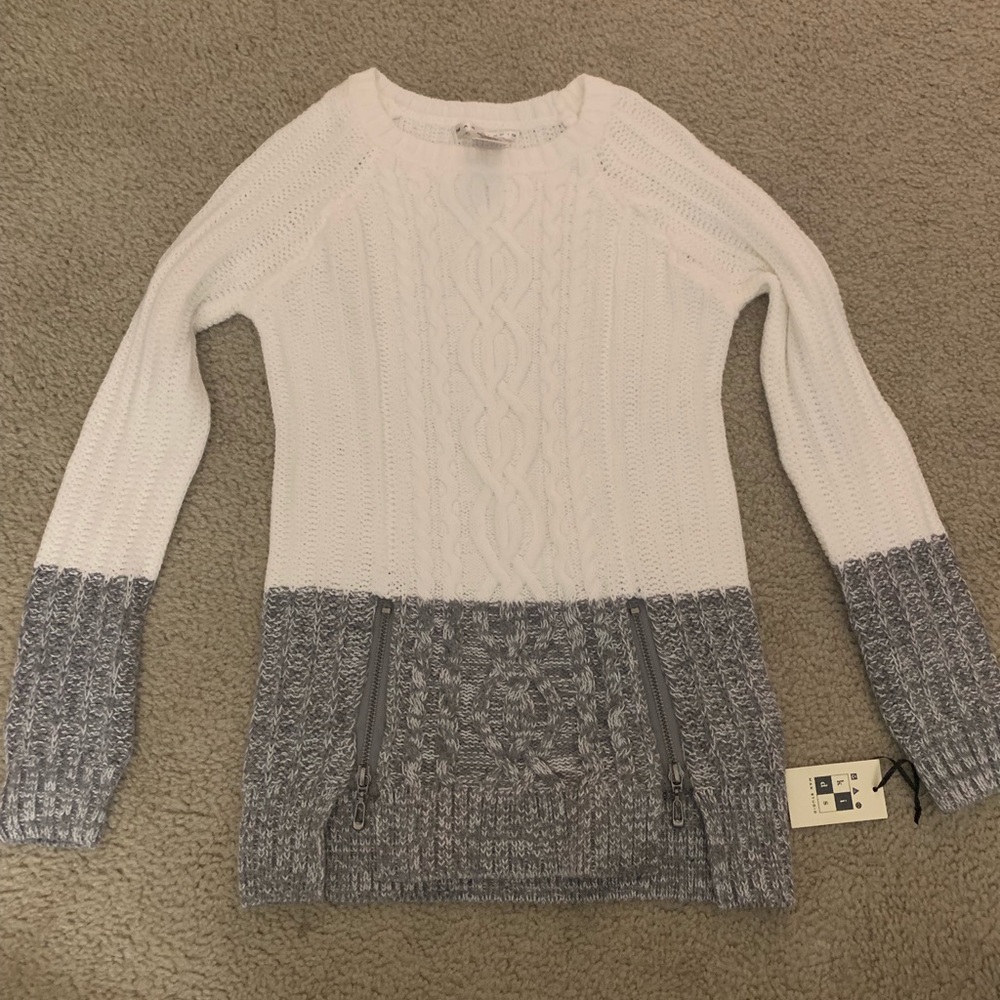 Max Studio Size 8 Colorblock Zip Crewneck Sweater